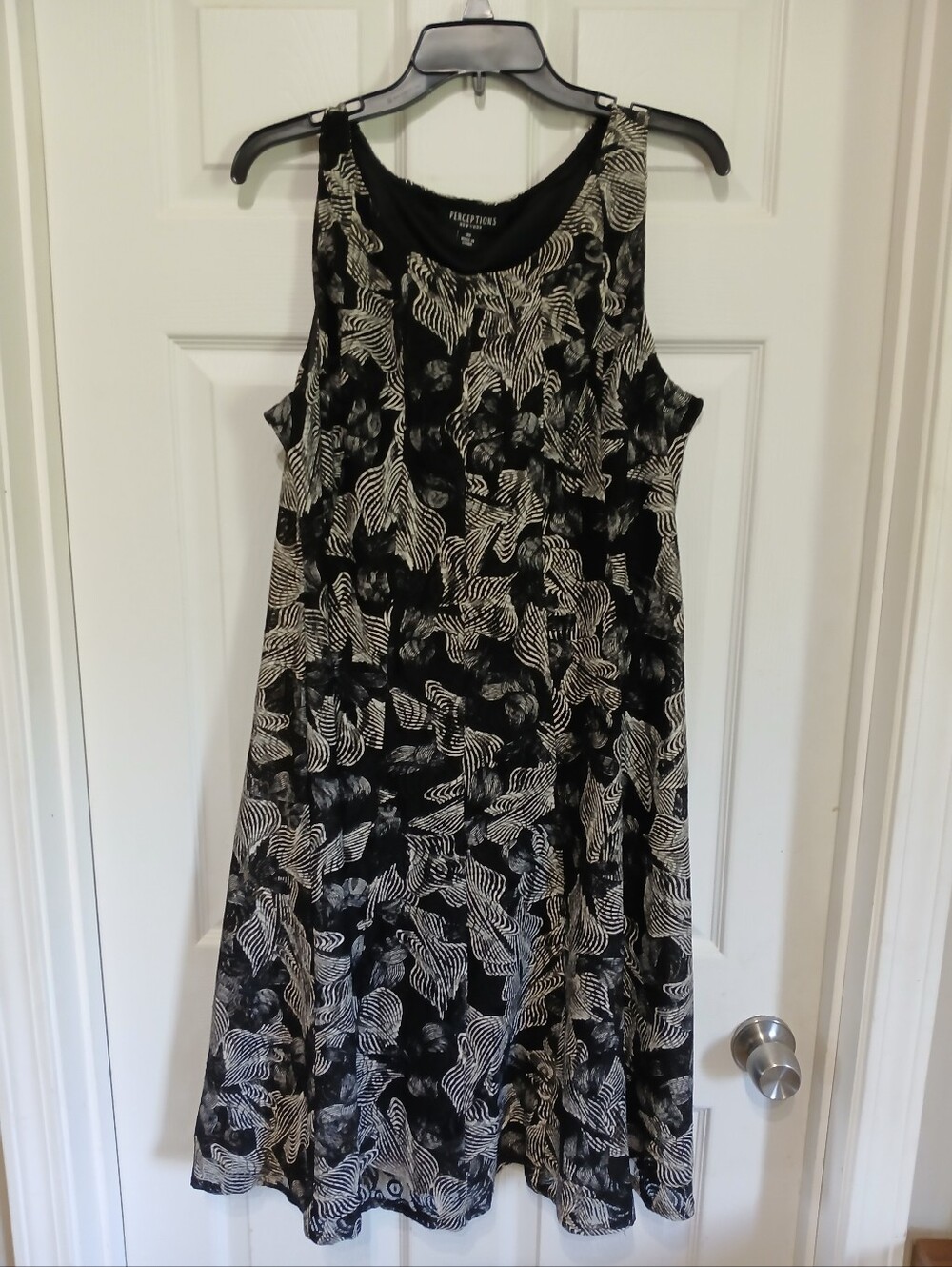 Perceptions New York Black and Cream Printed A-line Dress Size 18